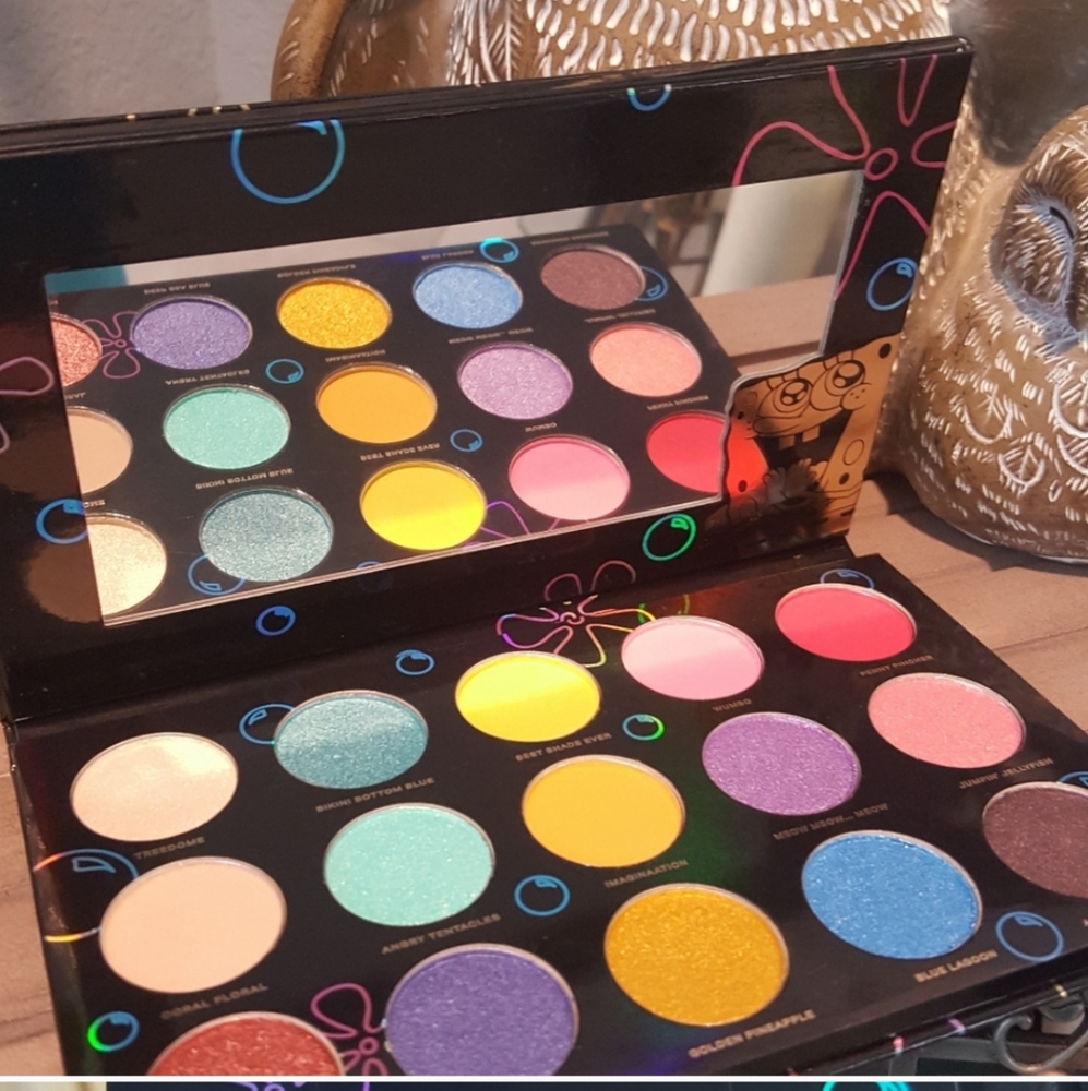 SPONGEBOB Bikini Bottom Eyeshadow Palette - Picture 7 of 16